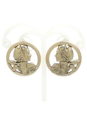 Chanel Earrings Gold-Tone Metal #243990C85B